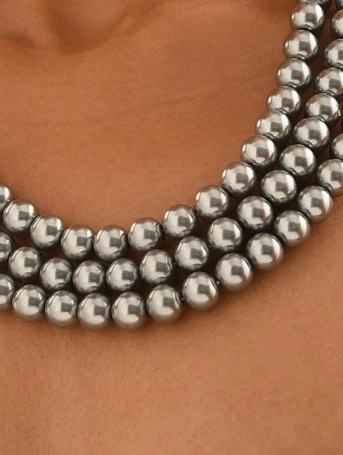 Triple Line Shell Pearl Necklace with Crystal Accessories