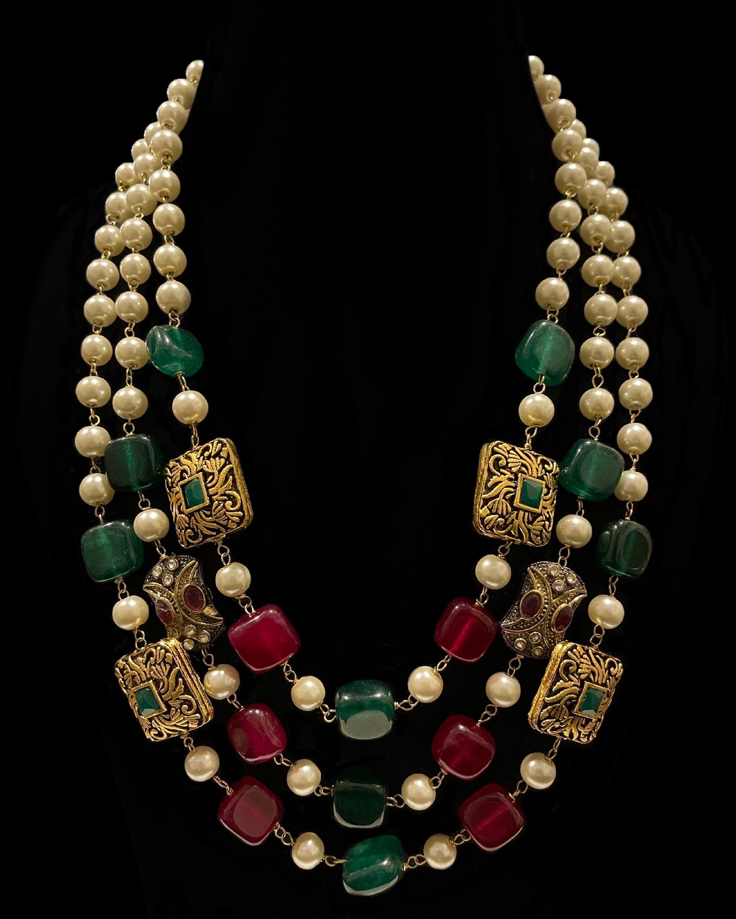 Red and Green Jade and Pearls Traditional Long Necklace