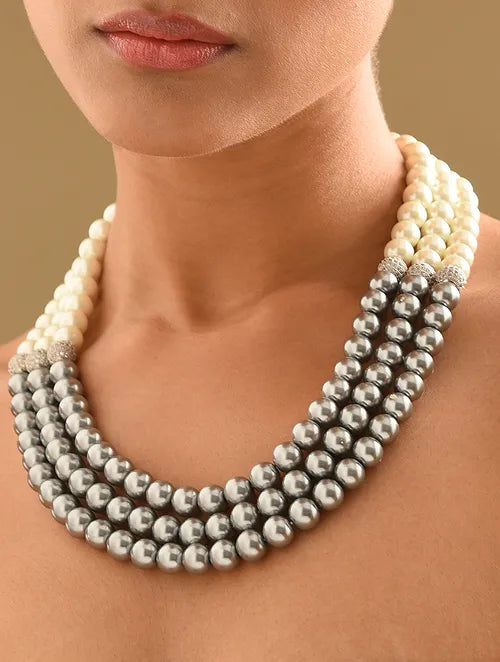 Triple Line Shell Pearl Necklace with Crystal Accessories