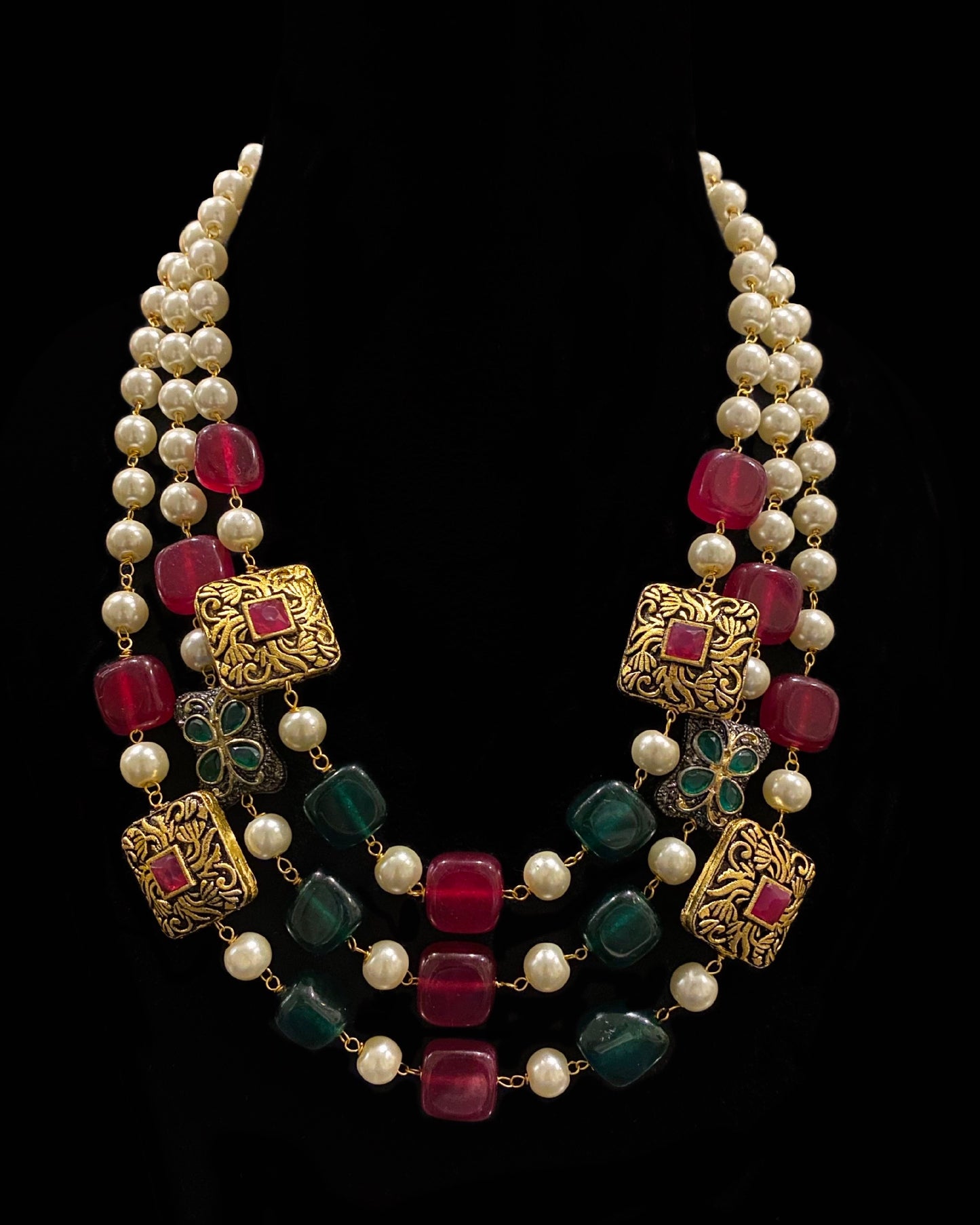 Red and Green Jade and Pearls Traditional Long Necklace